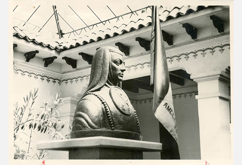 Busto de Sor Juana Inés de la Cruz.